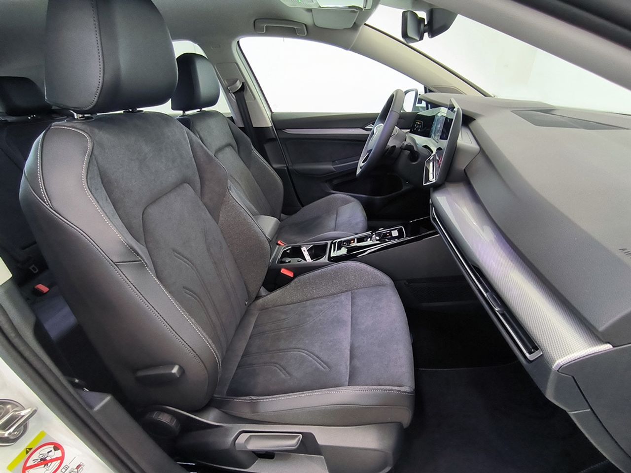 Volkswagen Golf Style 1.5 Tsi Ehybrid 110 Kw 150 Cv / 85 Kw 115 Cv Automatico Dsg 6 Vel. - Foto 2