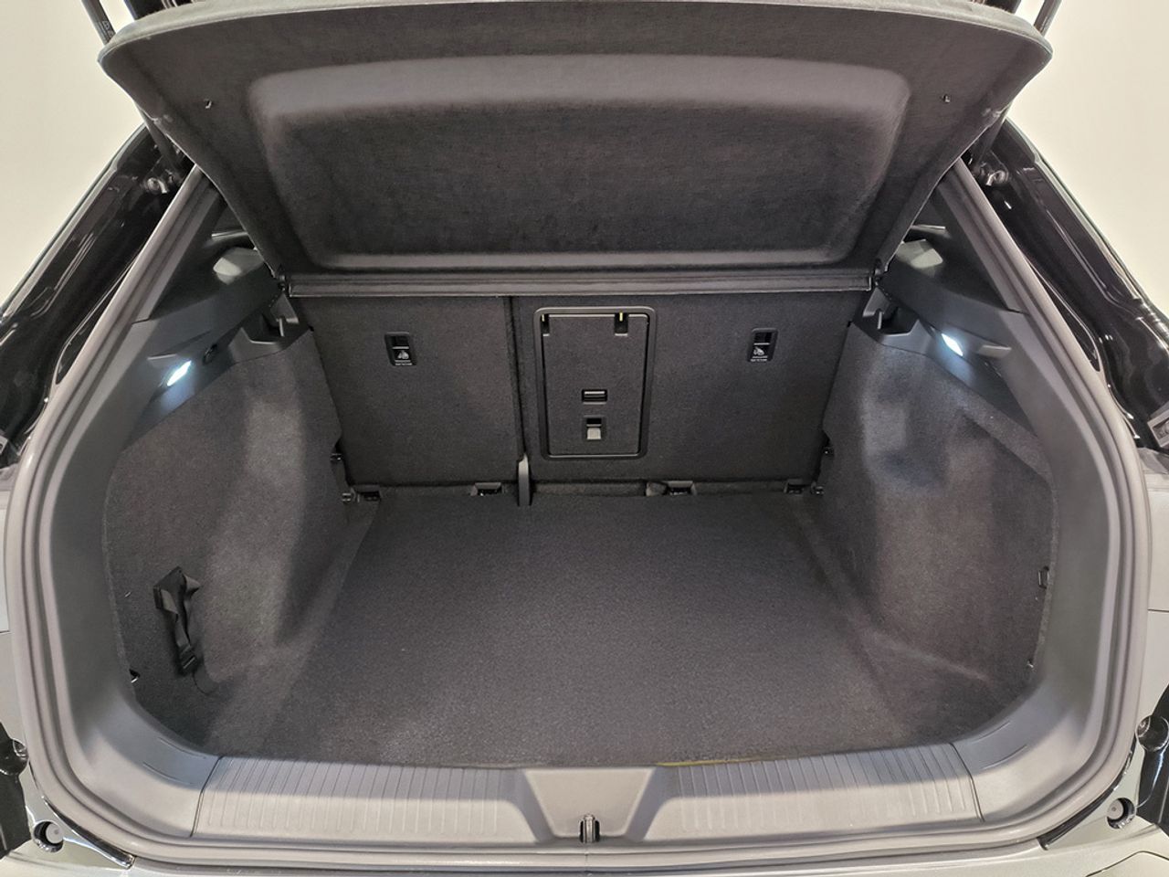 Volkswagen Id.4 Pro Black 210 Kw 286 Cv 77 Kwh - Foto 2