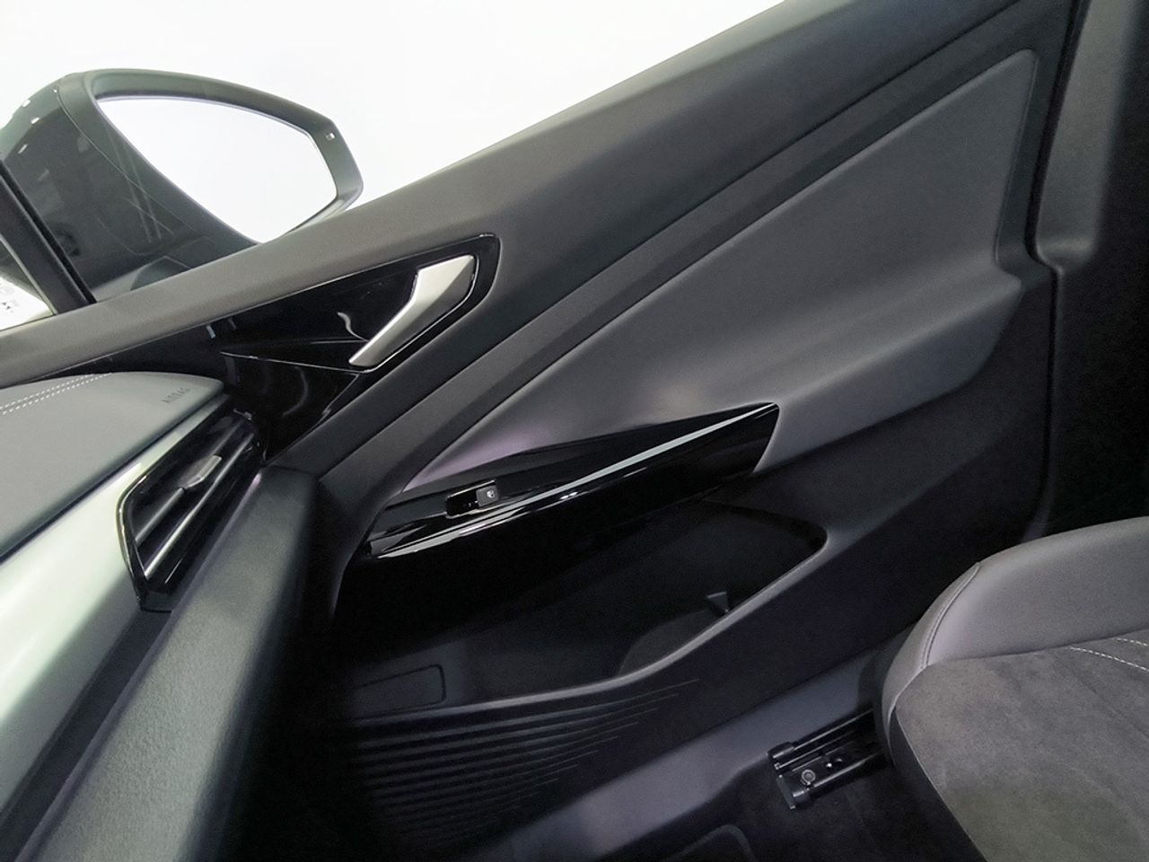 Volkswagen Id.4 Pro Black 210 Kw 286 Cv 77 Kwh - Foto 2