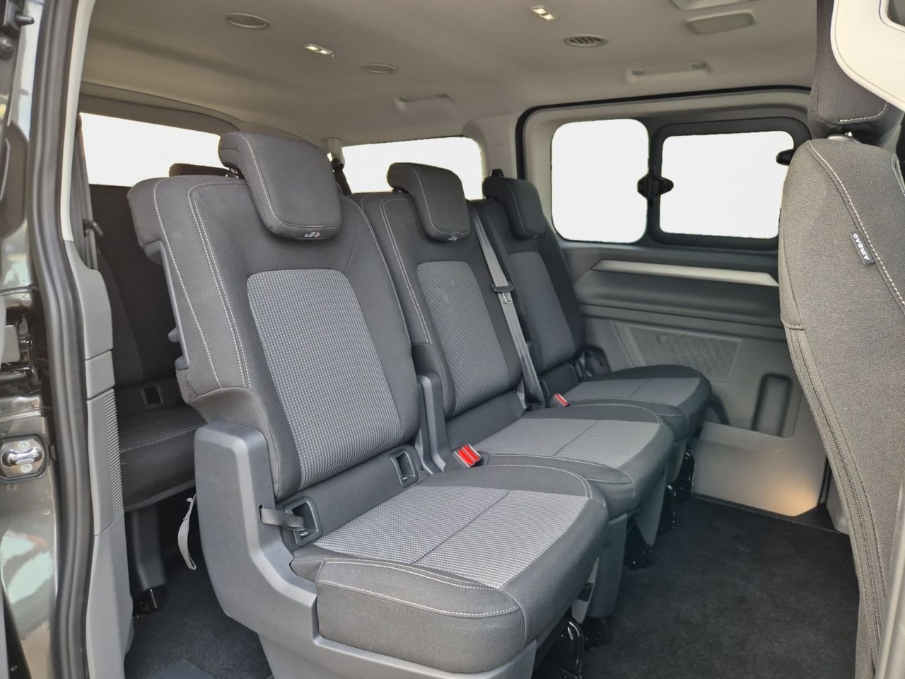Volkswagen Caravelle E-caravelle Premium B.corta 160kw 70kwh - Foto 2