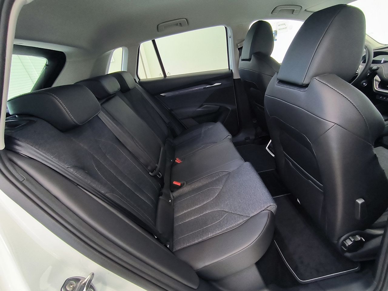 Skoda Elroq 60 63 Kwh Batterie 150 Kw 204 Cv Traccion Tr - Foto 2
