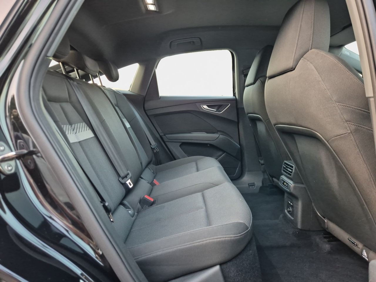 Audi Q4 Sb Advanced 40 E-tron 150 Kw 76 - Foto 2