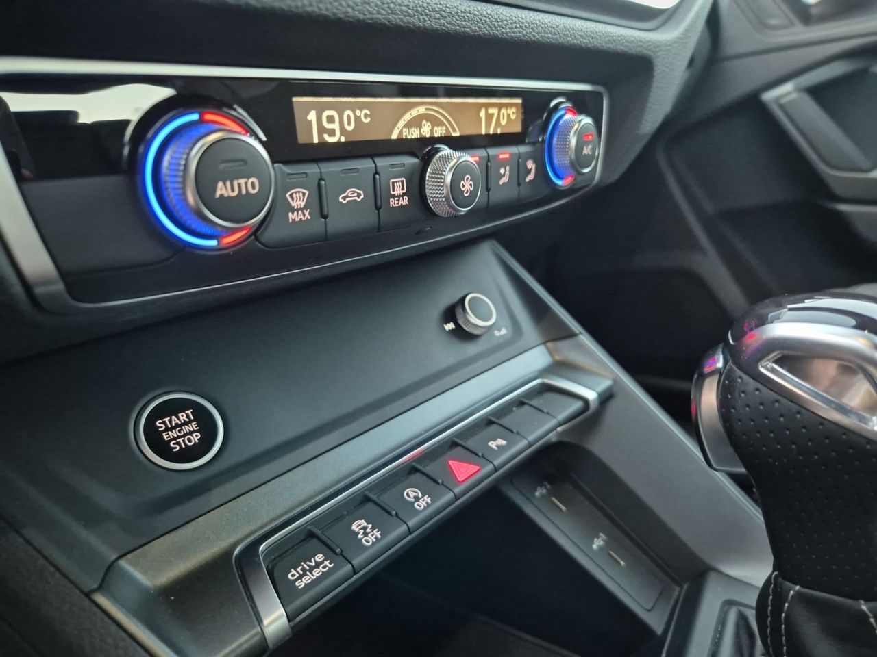 Audi Q3 35 Tdi 150cv Stronic Sline - Foto 2