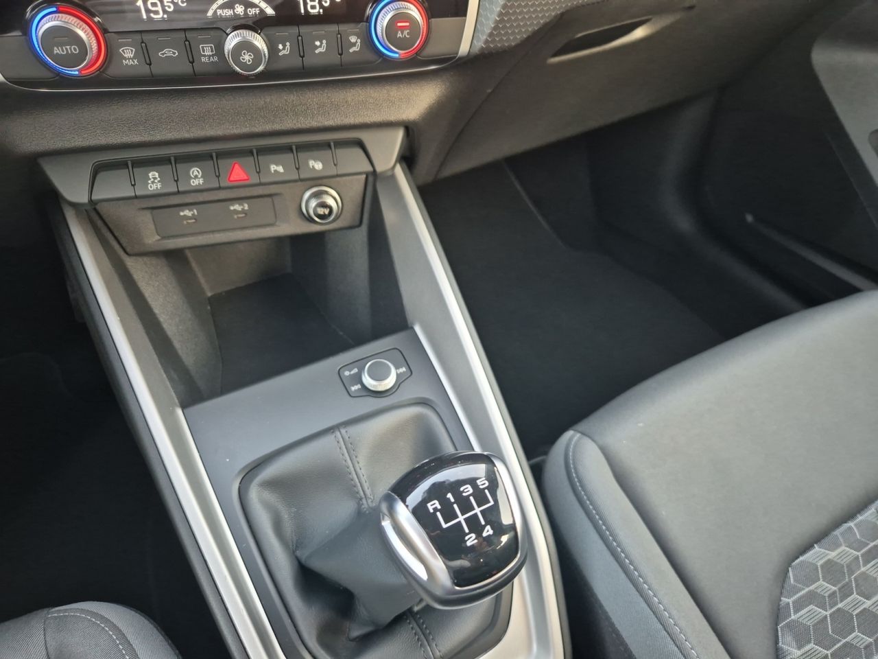 Audi A1 Sb 25 Tfsi Adrenalin - Foto 2