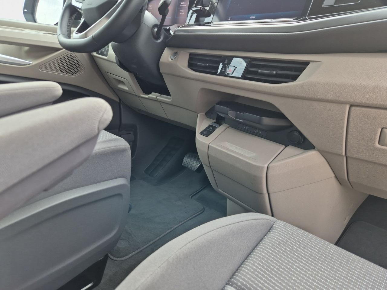 Volkswagen Multivan 1.5 Tsi Ehybrid 245 Cv Dsg 4 Motion - Foto 2