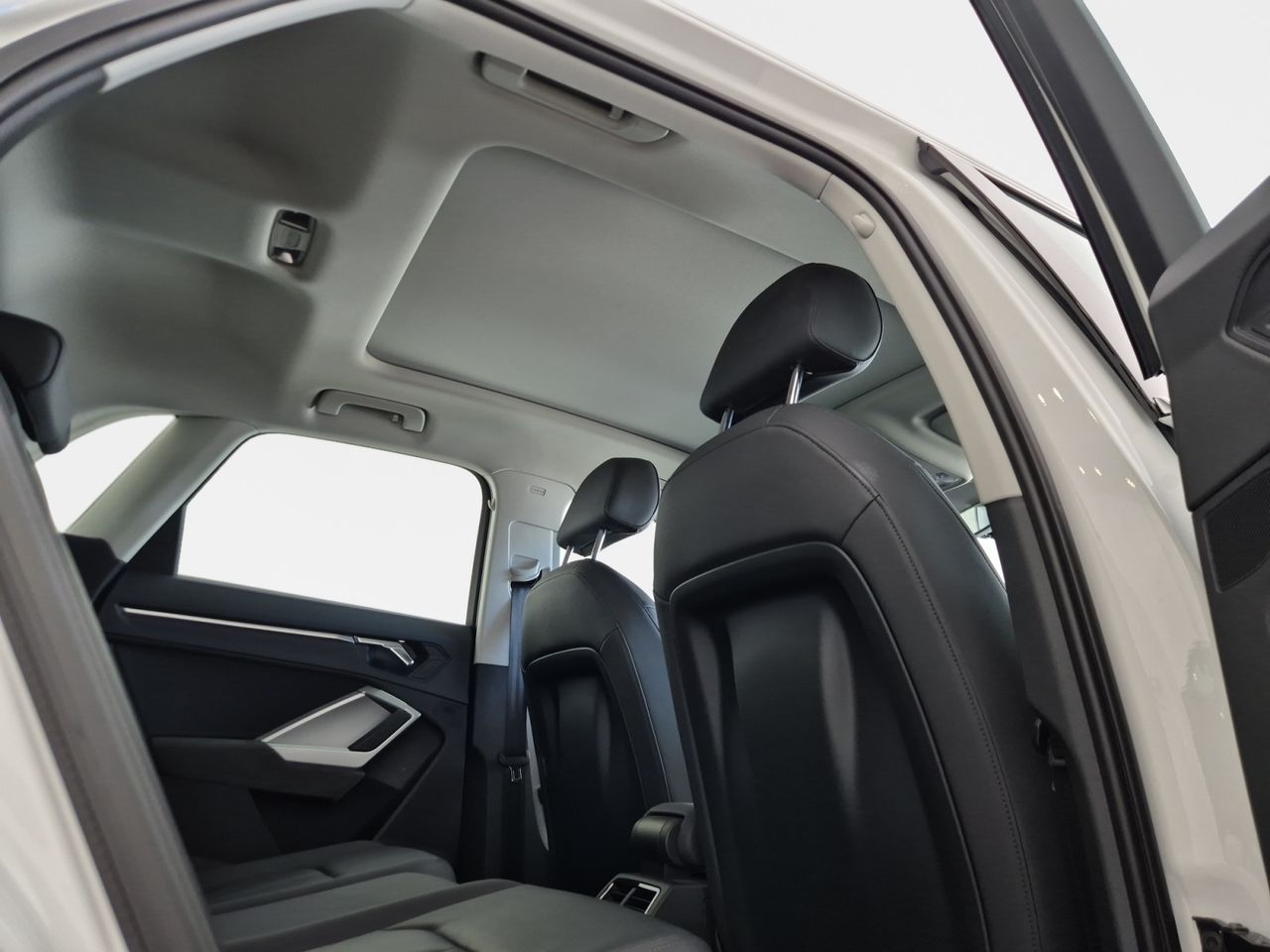 Audi Q3 35 Tfsi 150 Cv Advance - Foto 2