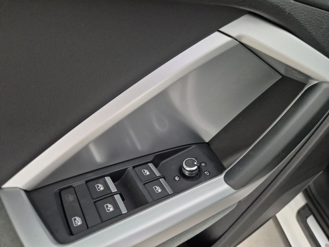 Audi Q3 35 Tfsi 150 Cv Advance - Foto 2