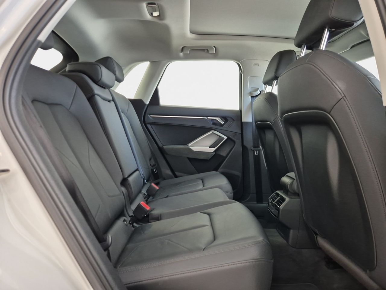 Audi Q3 35 Tfsi 150 Cv Advance - Foto 2