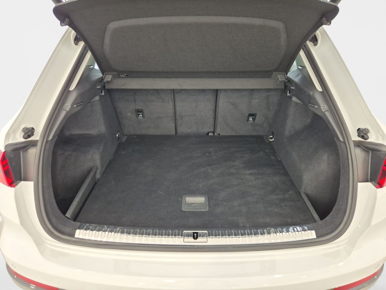 Audi Q3 35 Tfsi 150 Cv Advance - Foto 2