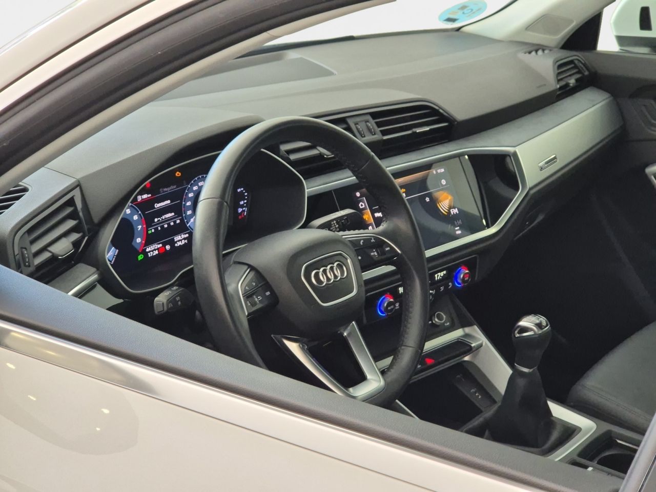 Audi Q3 35 Tfsi 150 Cv Advance - Foto 2