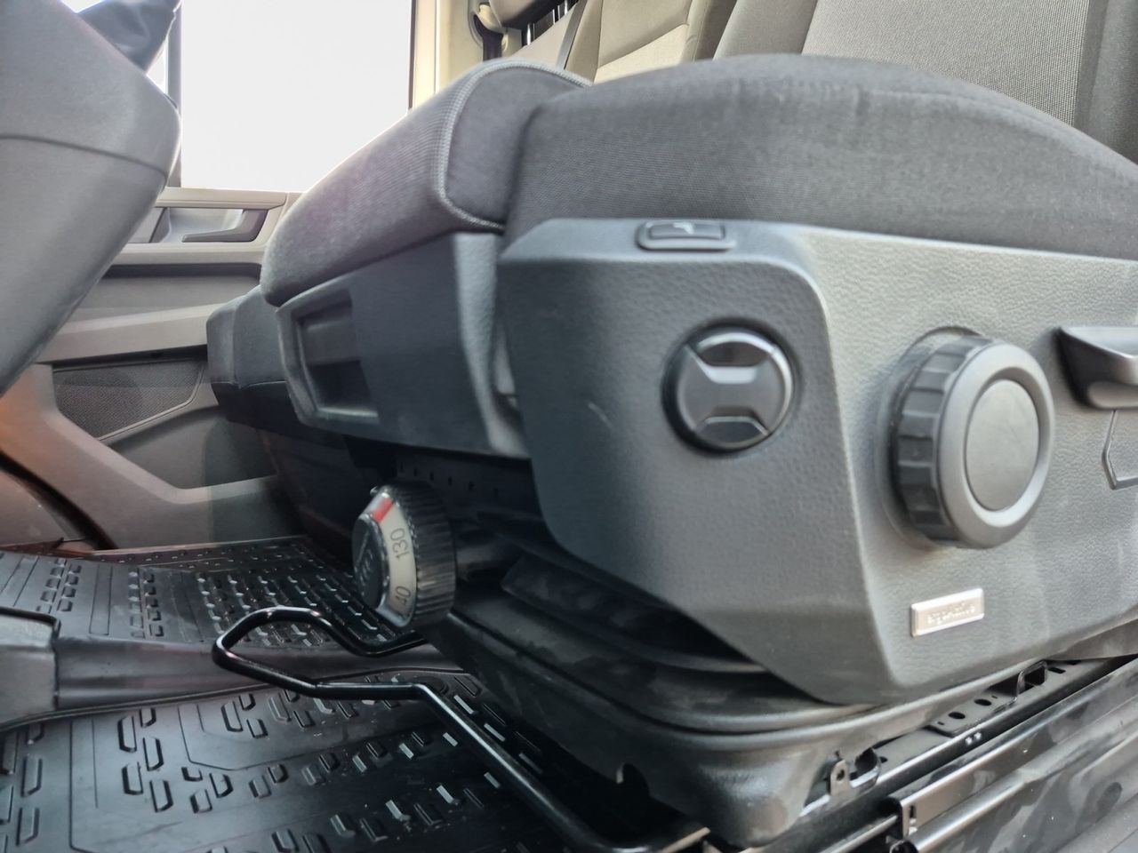 Volkswagen Crafter 2.0 Tdi 140 Cv Bm L3h2 - Foto 2