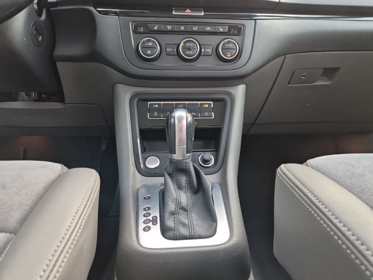 Volkswagen Sharan 2.0 Tsi 220 Cv Dsg - Foto 2