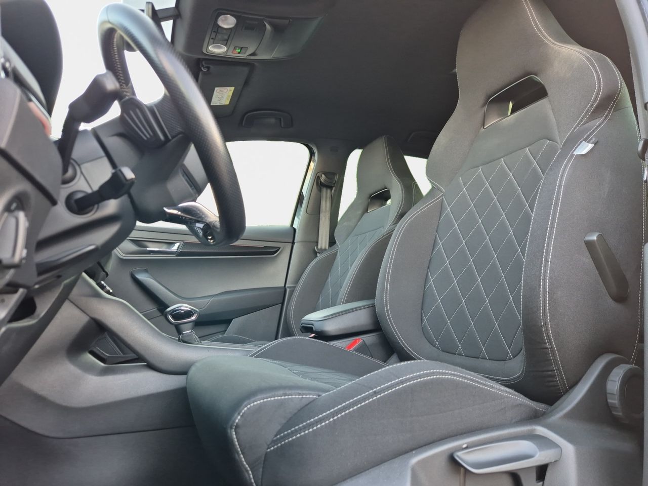 Skoda Karoq 2.0 Tdi 150 Cv Dsg 4x4 Sportline - Foto 2