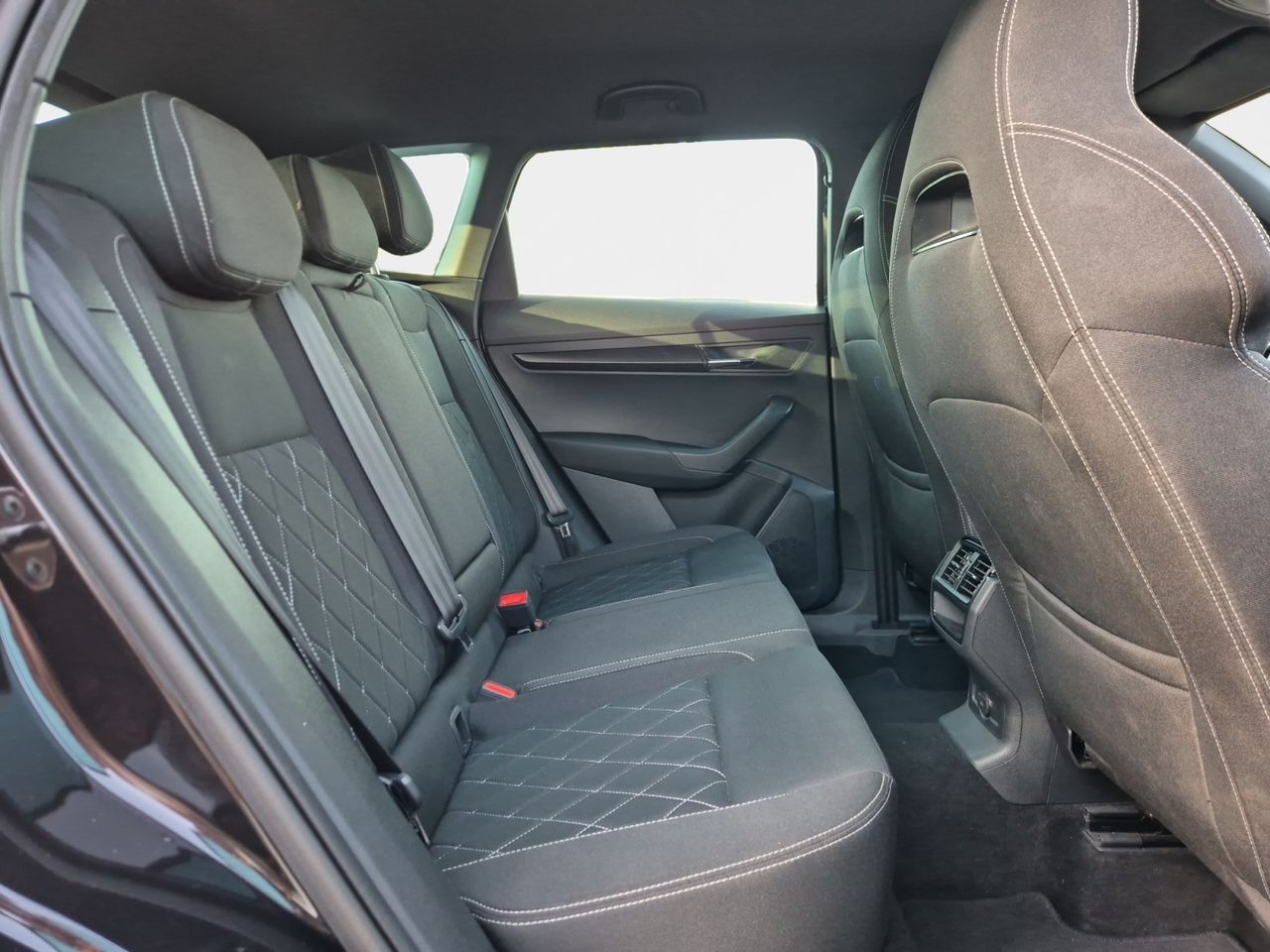 Skoda Karoq 2.0 Tdi 150 Cv Dsg 4x4 Sportline - Foto 2