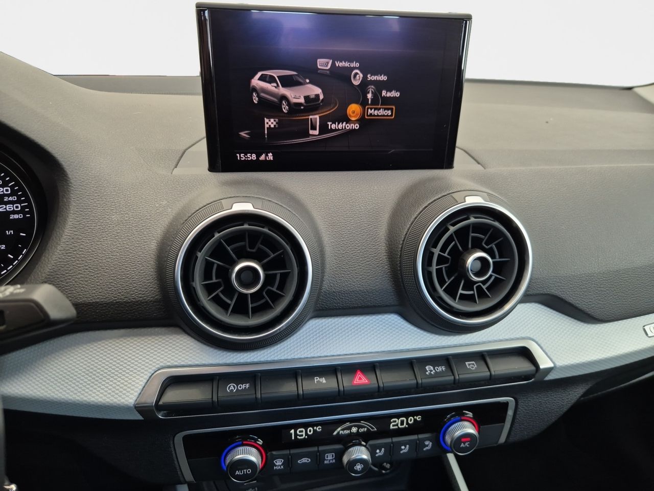 Audi Q2 30 Tfsi 116 Cv Design - Foto 2
