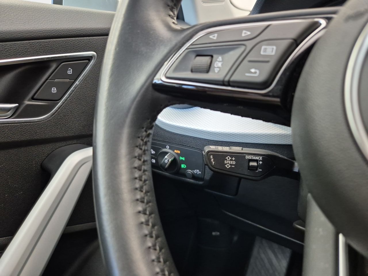 Audi Q2 30 Tfsi 116 Cv Design - Foto 2