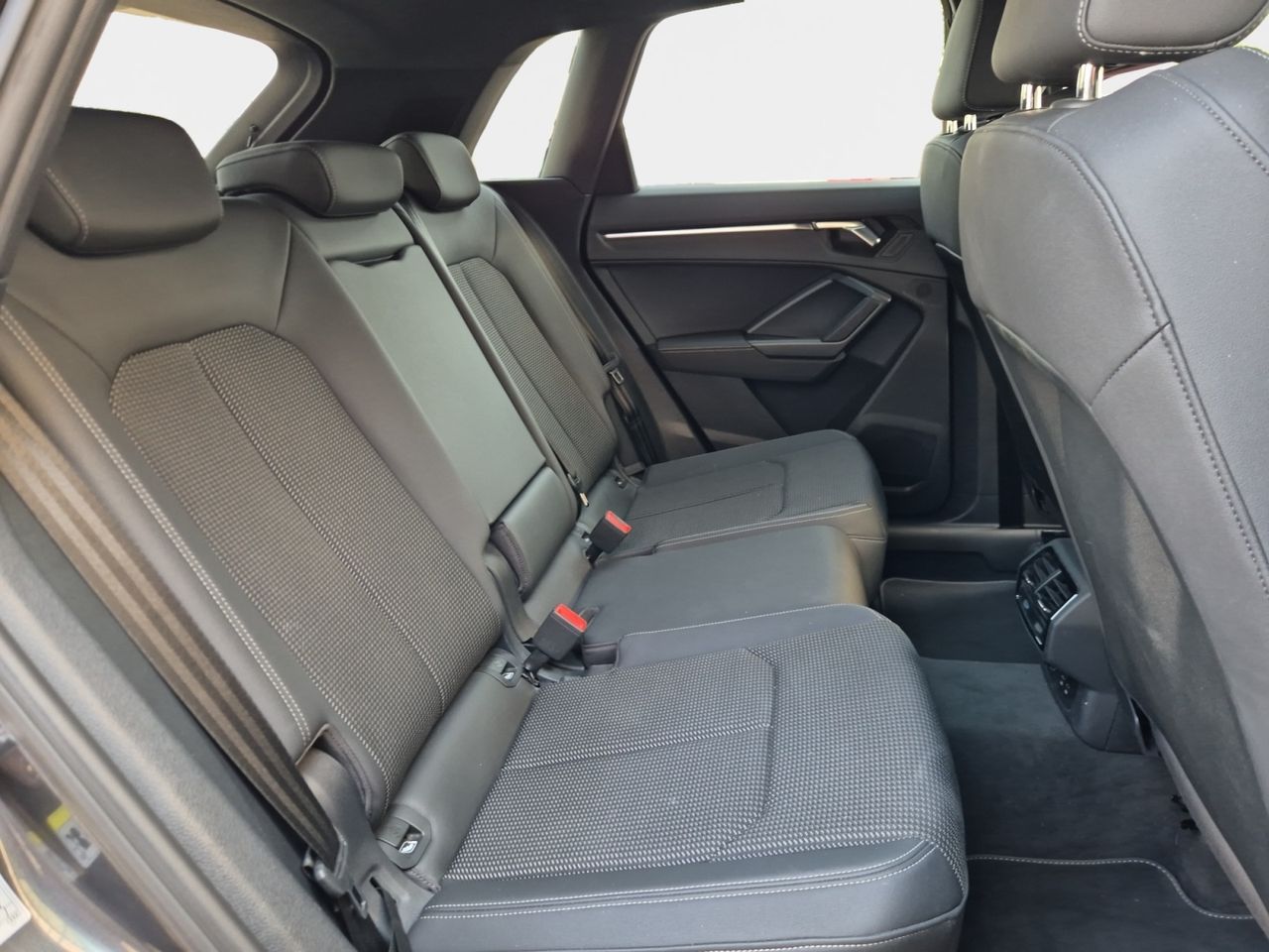 Audi Q3 35 Tdi 150 Cv Stronic Black Line - Foto 2