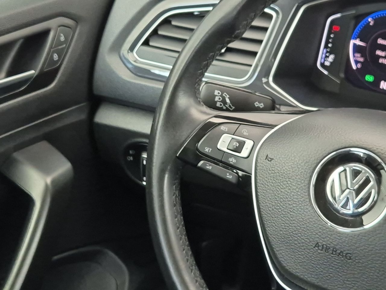 Volkswagen T-roc 2.0 Tdi 150 Cv Dsg Sport - Foto 2