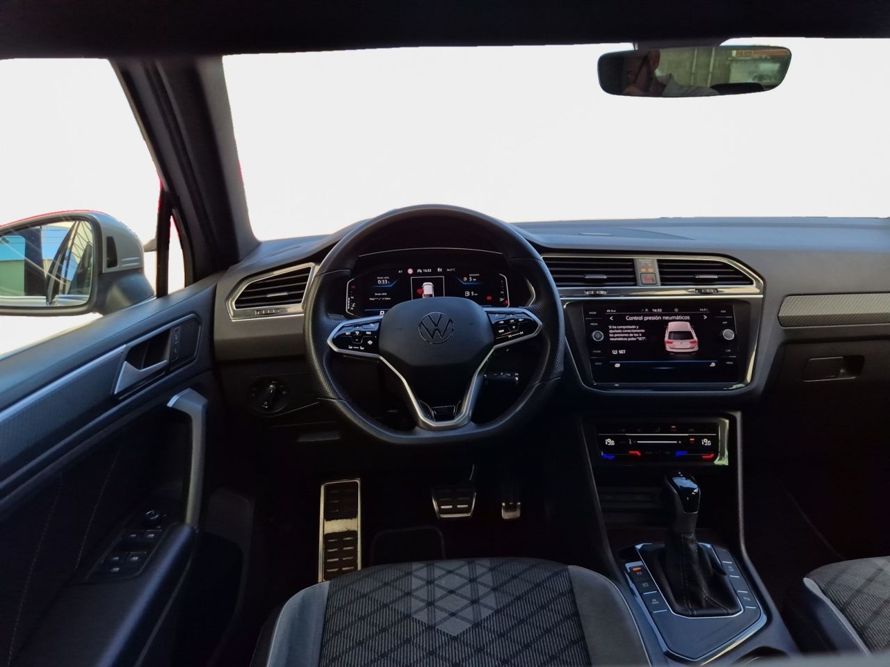 Volkswagen Tiguan 2.0 Tdi 150 Cv Dsg R-line - Foto 2