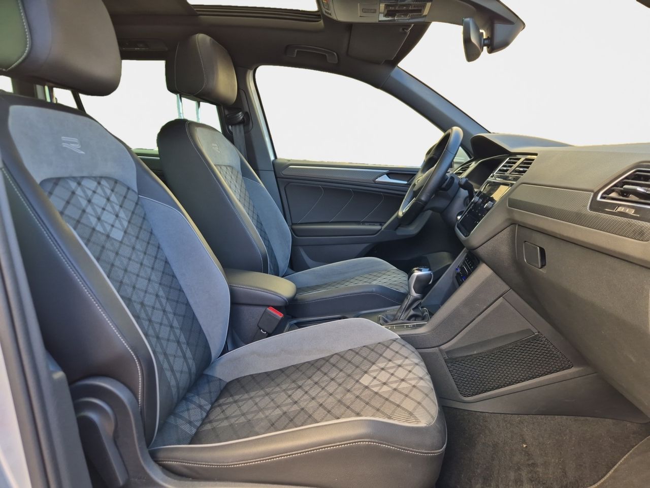 Volkswagen Tiguan 2.0 Tdi 150 Cv Dsg R-line - Foto 2