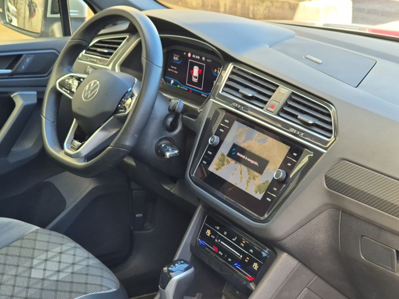 Volkswagen Tiguan 2.0 Tdi 150 Cv Dsg R-line - Foto 2