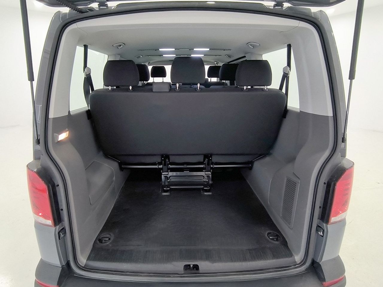 Volkswagen Caravelle 6.1 Origin Batalla Corta 2.0 Tdi 81 Kw 110 Cv 5 Vel. 3.080 - Foto 2