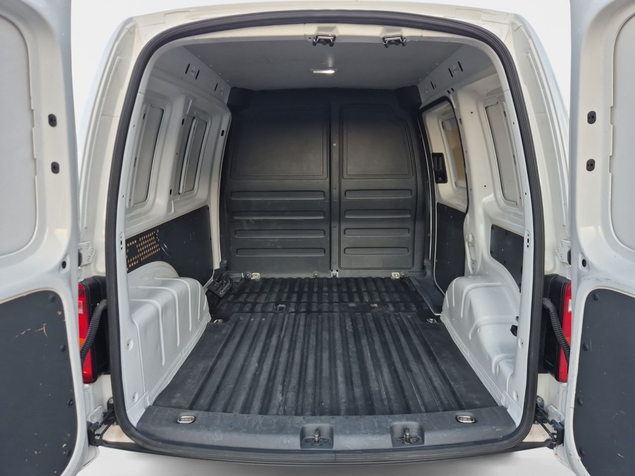Volkswagen Caddy Furgon 20 Tdi 102cv - Foto 2