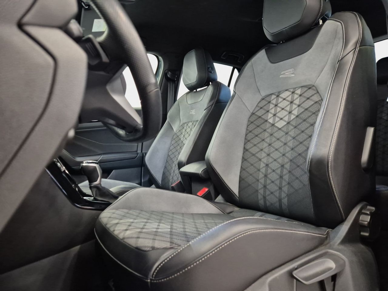 Volkswagen T-roc 1.5 Tsi 150cv Dsg Rline - Foto 2
