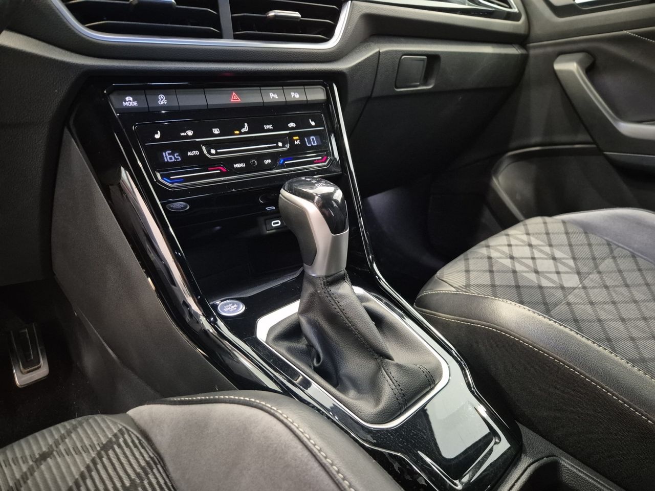 Volkswagen T-roc 1.5 Tsi 150cv Dsg Rline - Foto 2