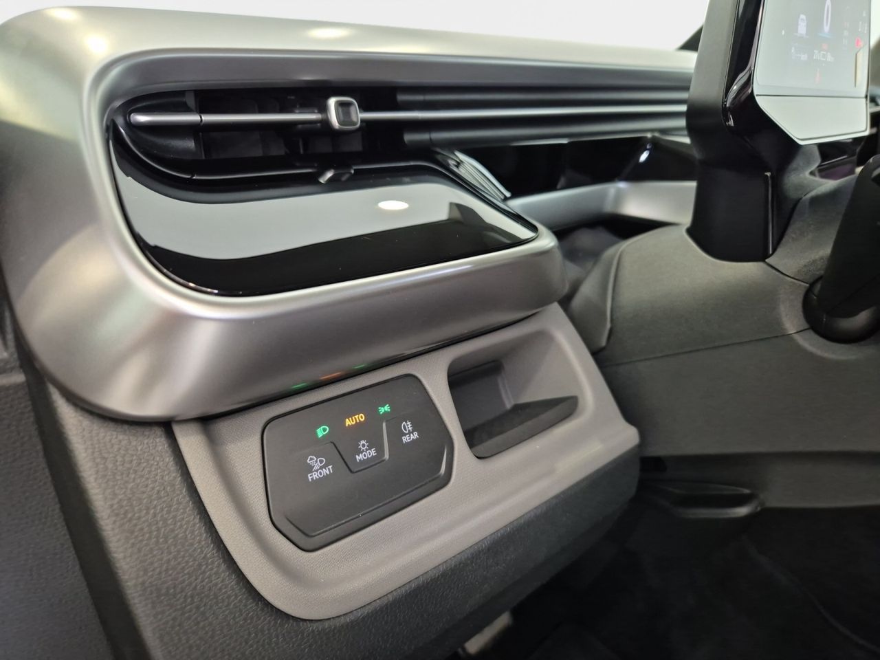 Volkswagen Id.buzz E-motion 7 Asientos 210kw (286cv) 79kwh - Foto 2