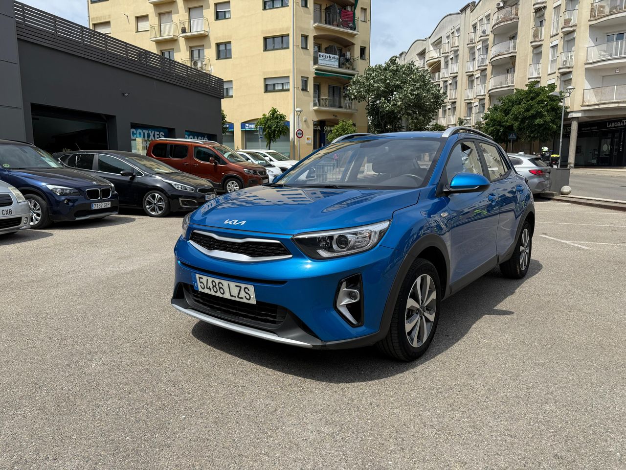 kia stonic 2022 / foto grande (3)