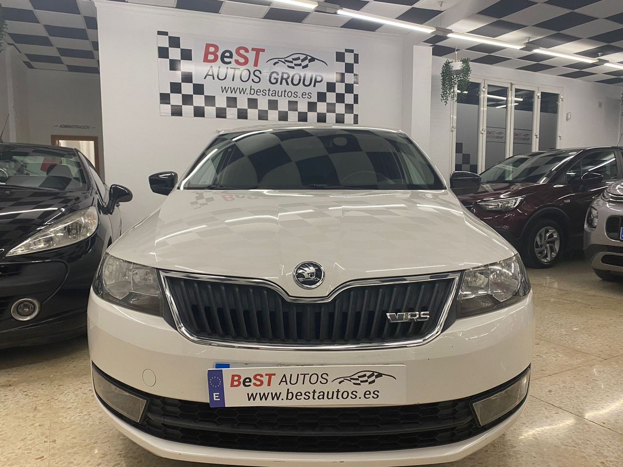 skoda rapid 2015 / foto grande (3)