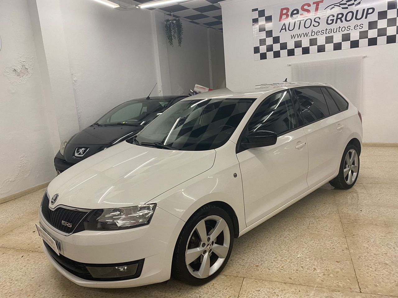 Precio contado  de segunda mano - skoda rapid 2015 /