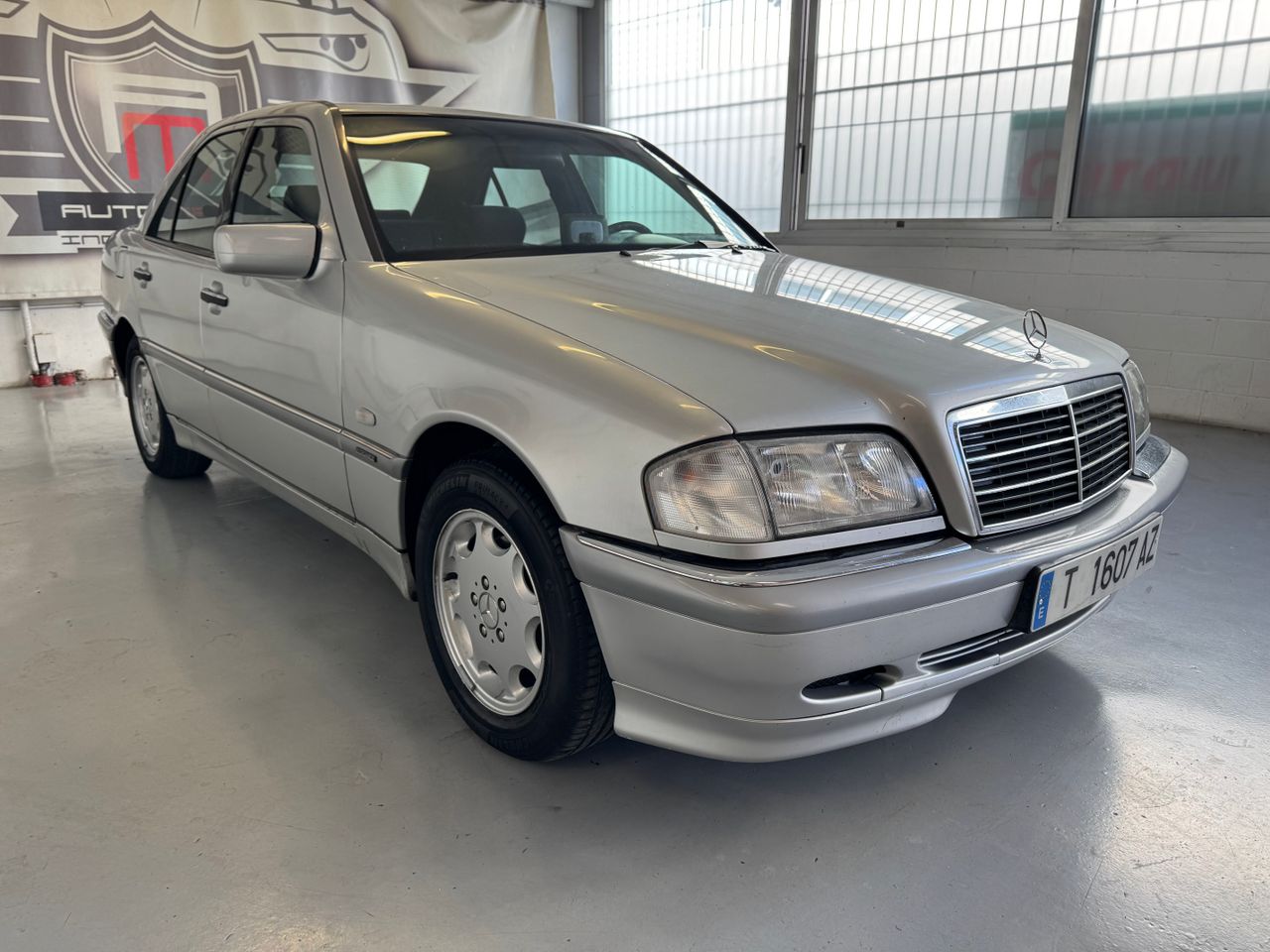 mercedes clase c 1999 / foto grande (2)