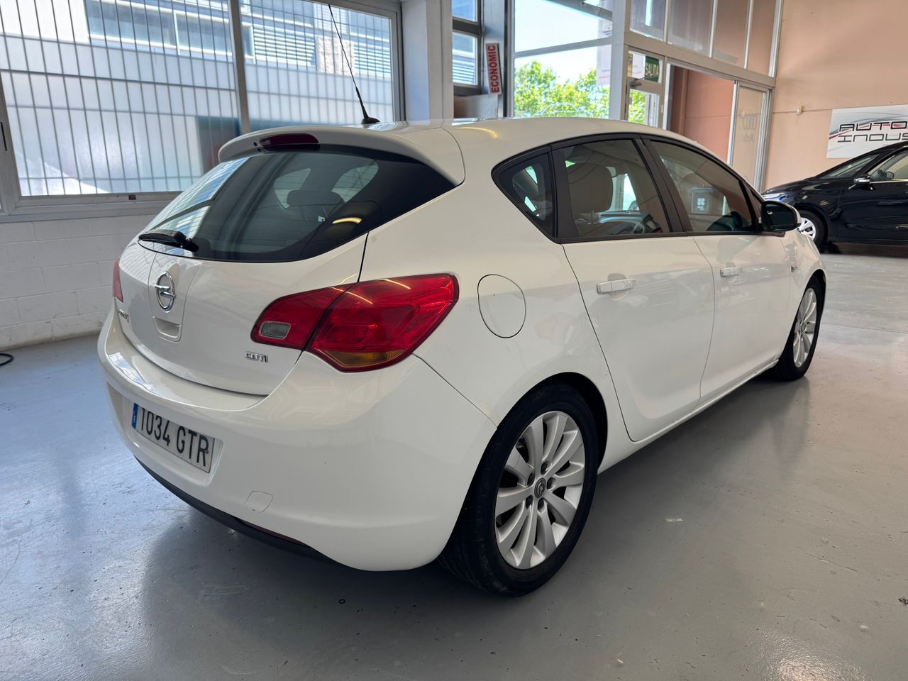 opel astra 2010 / foto grande (3)