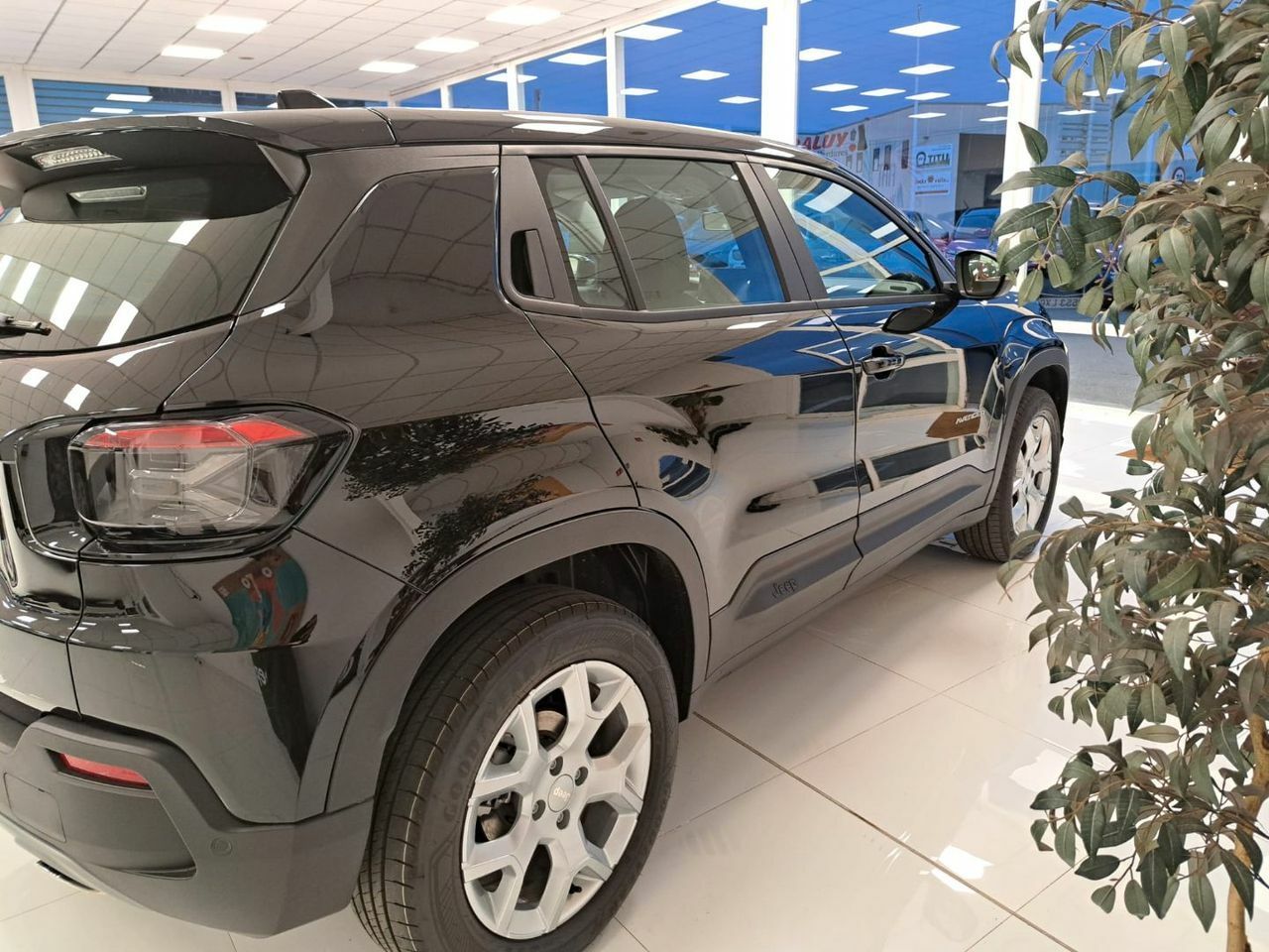 Jeep Avenger 1.2 eHybrid 74kW 100CV Altitude - Foto 2