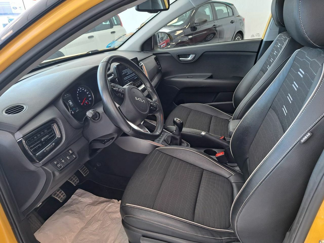 Kia Stonic 1.0 TGDi 74kW 100CV MHEV MT GT Line - Foto 2