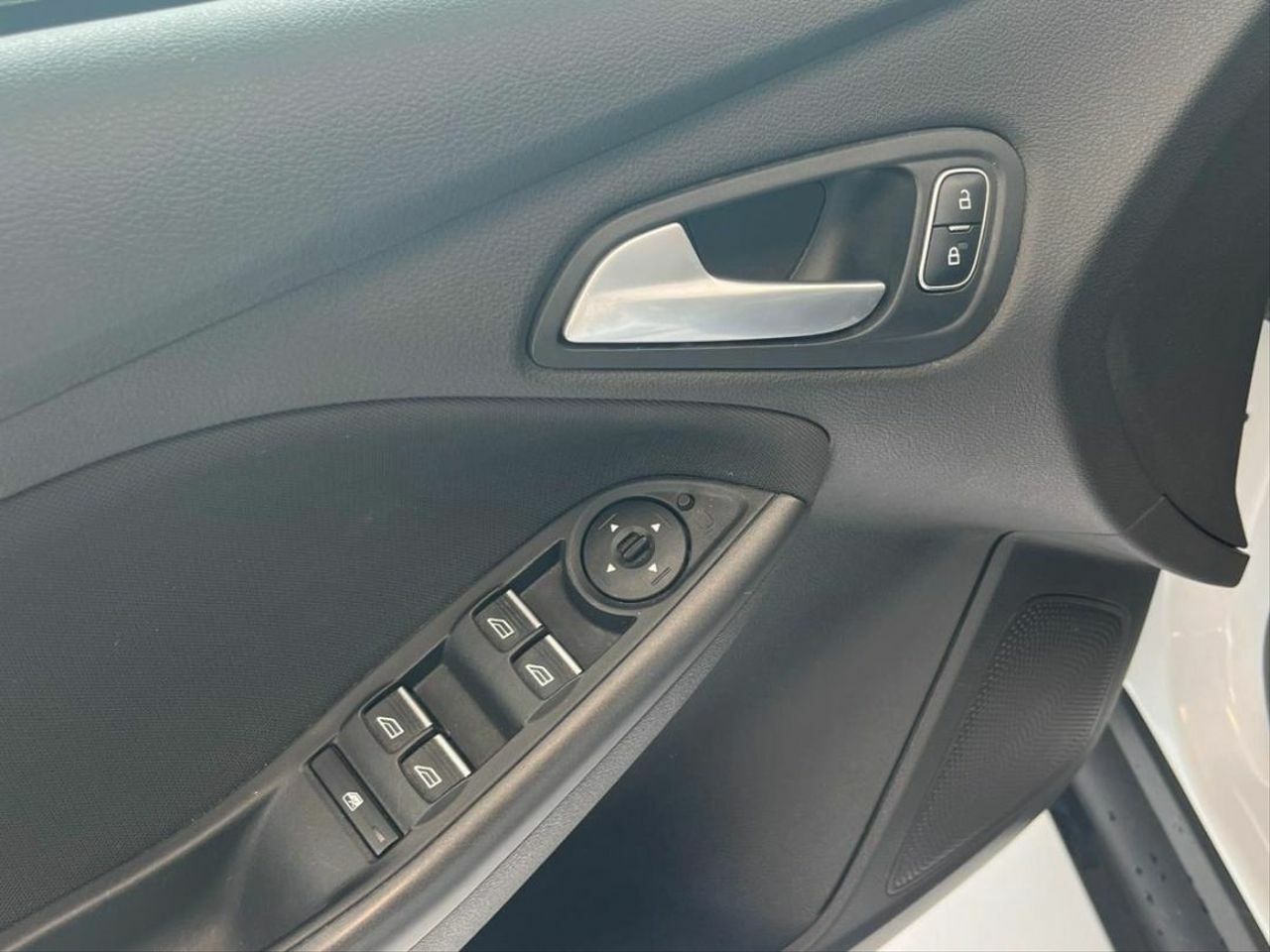 Ford Focus 1.0 Ecoboost AutoStartStop 74kW Trend  - Foto 2