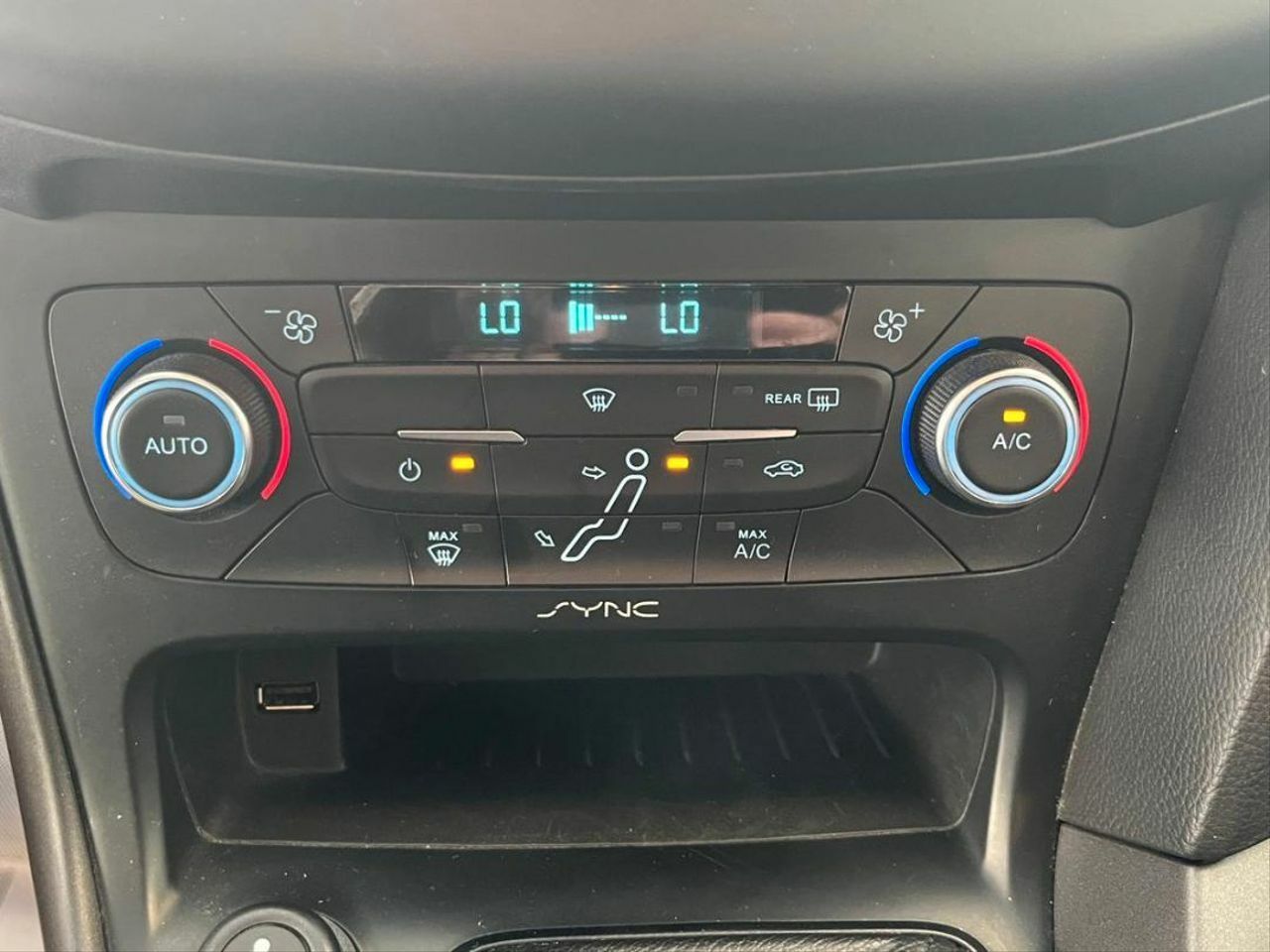 Ford Focus 1.0 Ecoboost AutoStartStop 74kW Trend  - Foto 2