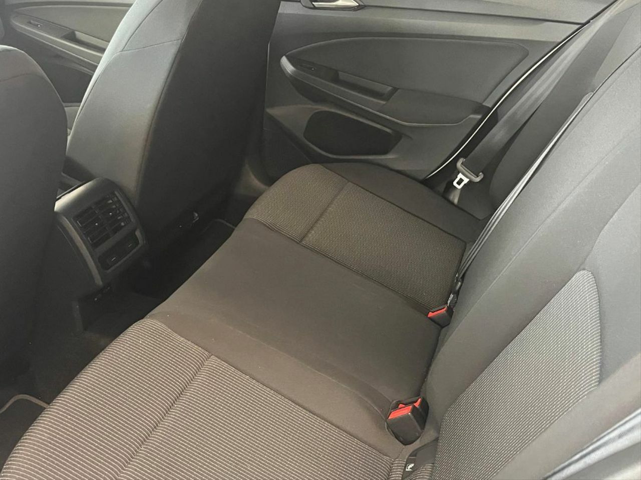 Volkswagen Golf Life 1.0 TSI 81kW 110CV  - Foto 2