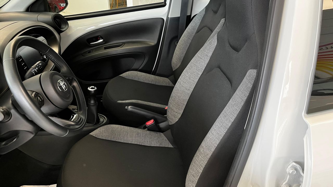Toyota Aygo 5p 70 x-play - Foto 2