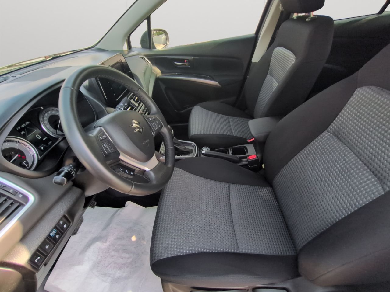 Suzuki SX4 S-Cross 1.5 HYBRID - Foto 2