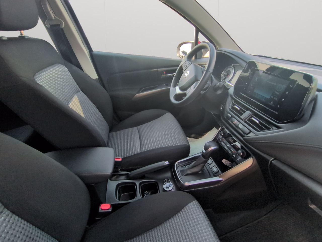 Suzuki SX4 S-Cross 1.5 HYBRID - Foto 2