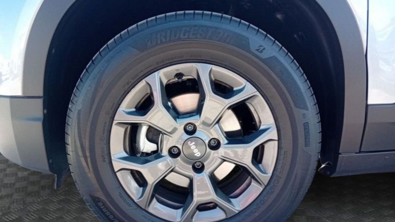 Jeep Avenger LONGITUDE en valls - Foto 2
