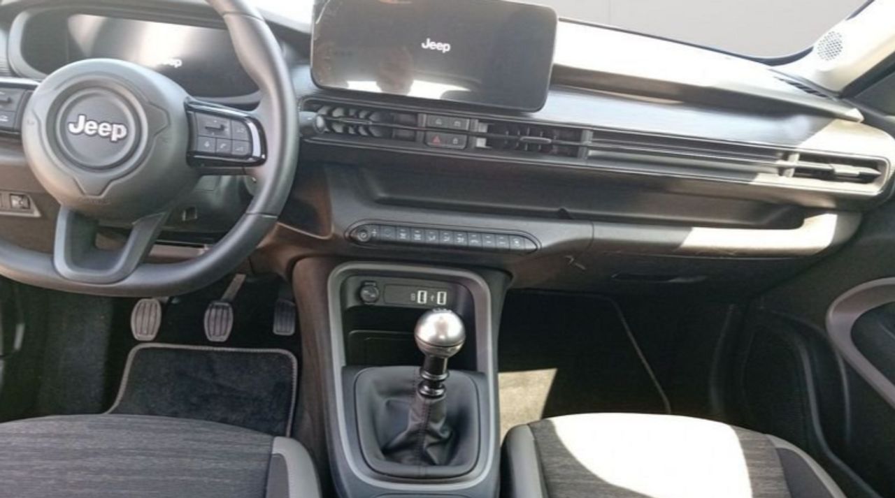 Jeep Avenger LONGITUDE en valls - Foto 2