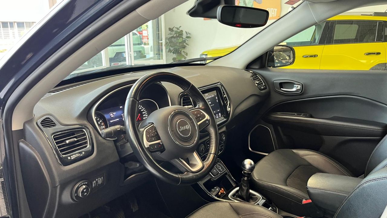 Jeep Compass LIMITED en valls - Foto 2