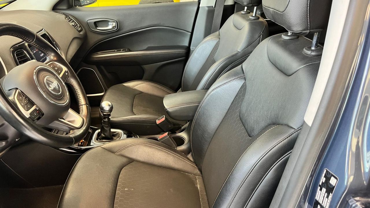 Jeep Compass LIMITED en valls - Foto 2