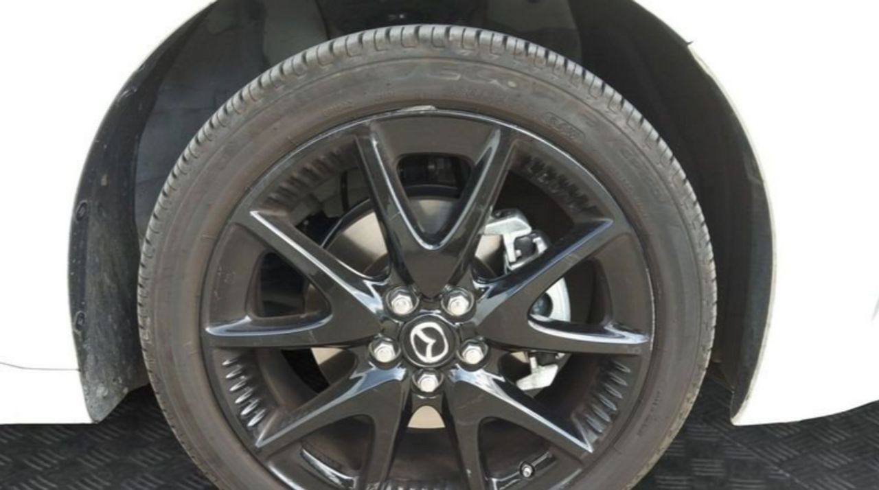 Mazda 2 Homura CVT Pequeño automático en Tarragona - Foto 2
