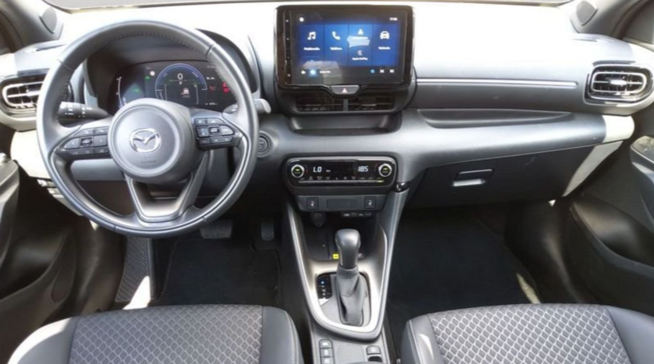 Mazda 2 Homura CVT Pequeño automático en Tarragona - Foto 2