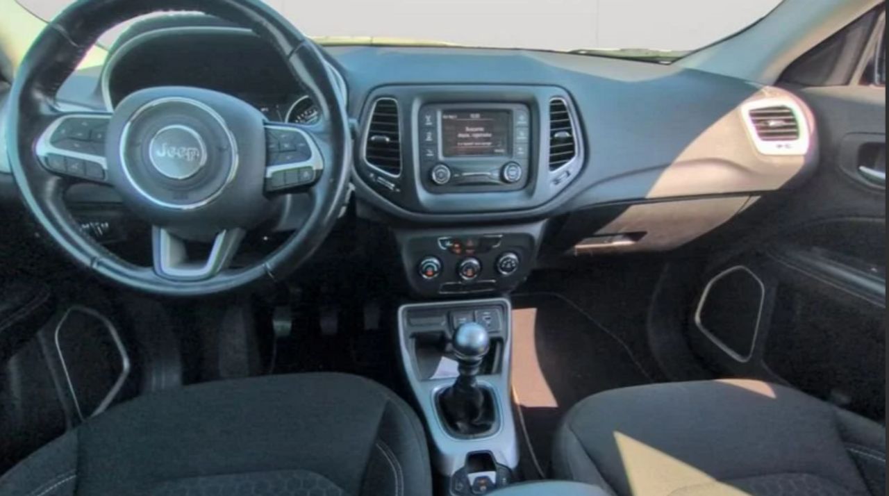 Jeep Compass Sport SUV en Tarragona - Foto 2